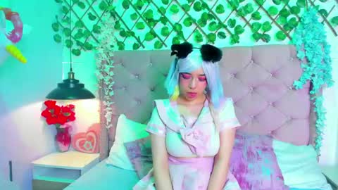 Kira online show from May 26, 2026, 8:05 pm