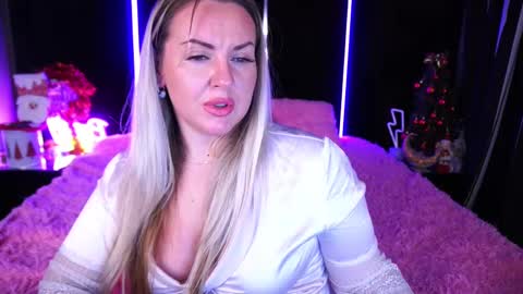 Kira online show from January 6, 2025, 9:43 pm