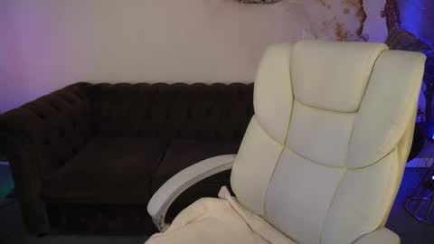 Kira online show from February 9, 2025, 9:49 pm