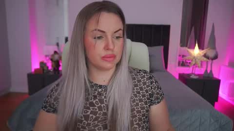 Kira online show from January 14, 2026, 9:31 pm