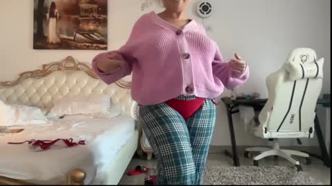 Snapshot of kiradivine chatting on October 10, 2025, 1:10 pm KiraDivine online show from October 10, 2025, 1:10 pm