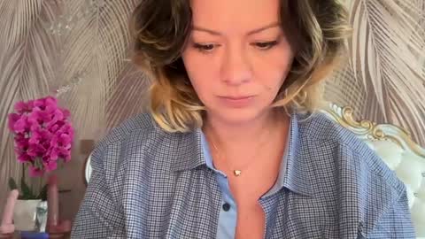 KiraDivine online show from March 17, 2026, 1:03 pm