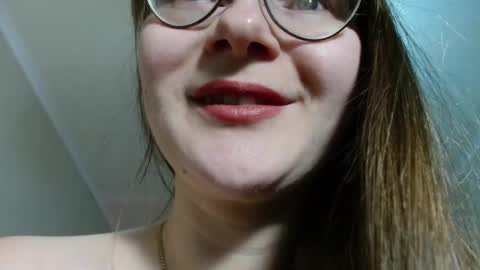 KiraGoldens online show from February 17, 2026, 6:43 am