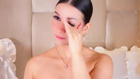 kira online show from February 4, 2026, 8:25 pm