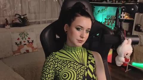 Kira    online show from January 5, 2026, 7:17 pm