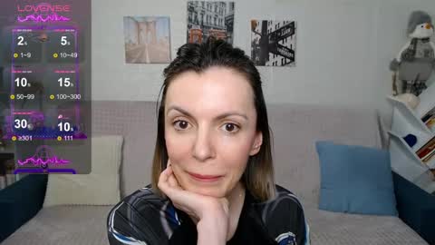 kiramartins cat online show from December 23, 2024, 5:22 pm