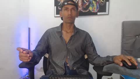 kiran_01 online show from October 3, 2025, 2:58 pm