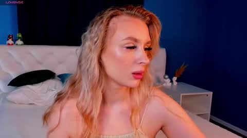 Kira online show from February 24, 2026, 1:03 am