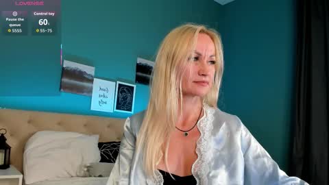 Snapshot of kirasun_ chatting on September 24, 2025, 12:19 pm KiraSun online show from September 24, 2025, 12:19 pm