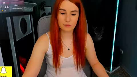 kiraxmoon online show from March 11, 2025, 7:04 am