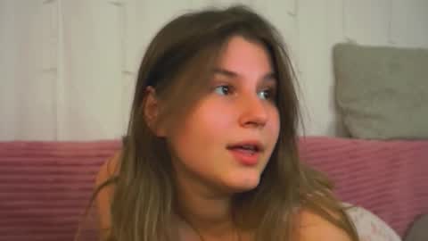 Kira online show from October 15, 2025, 7:52 am