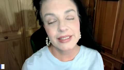 kirbynklyde online show from November 11, 2025, 4:23 am