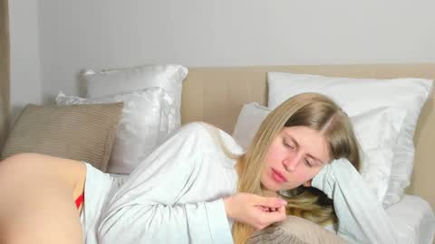 Kira online show from April 6, 2026, 7:59 pm