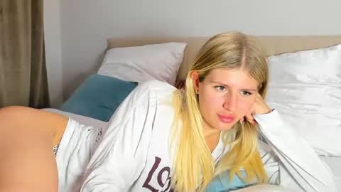 Snapshot of kirraa_ chatting on June 20, 2026, 6:54 pm Kira online show from June 20, 2026, 6:54 pm