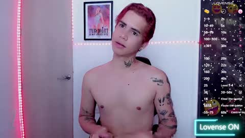 kiss_whitee online show from April 4, 2026, 2:47 pm