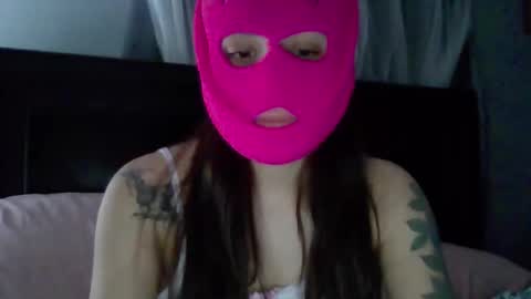 kissandtell1357 online show from October 16, 2025, 3:51 am