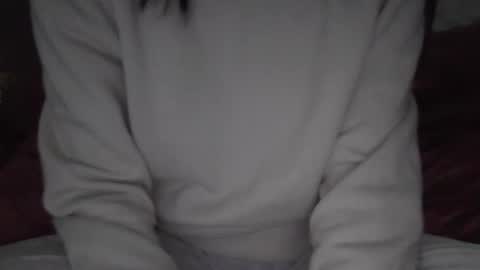 kissandtell1357 online show from December 1, 2025, 3:39 pm