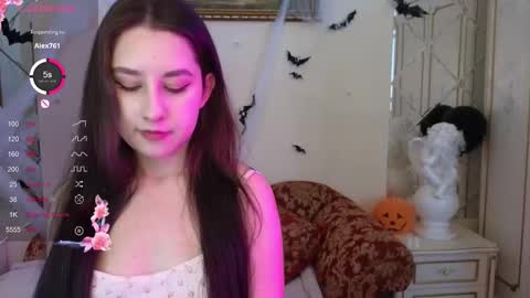 Hot Eva online show from November 4, 2025, 4:33 am