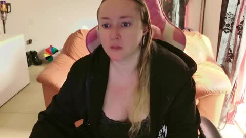 kissica online show from February 2, 2025, 9:30 am