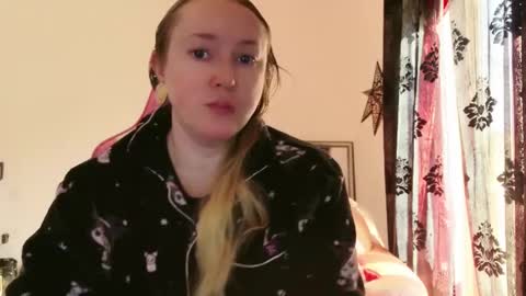 kissica online show from February 6, 2025, 8:39 am