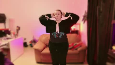 kissica online show from March 5, 2025, 6:01 pm