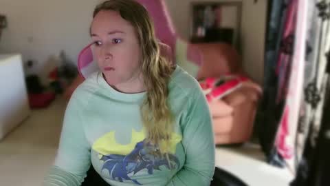 kissica online show from March 6, 2025, 11:47 am