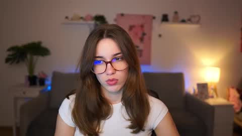 Sisi online show from February 12, 2026, 2:34 pm