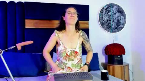 Kissing Company online show from May 7, 2026, 5:02 am