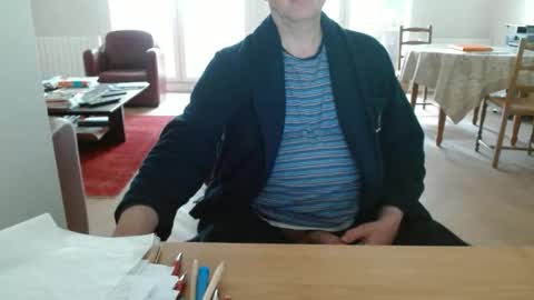kisslog1 online show from May 14, 2026, 6:42 am