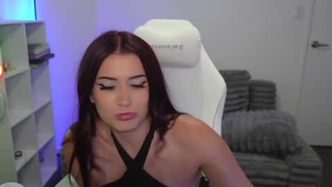 Cherri online show from April 15, 2026, 11:50 am