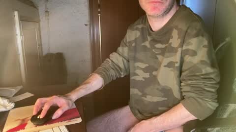 kissofbanned1983 online show from April 4, 2026, 11:08 am