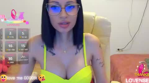 kisssnicol online show from October 26, 2025, 4:46 pm