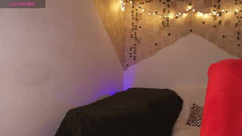 Helena and Brad online show from November 22, 2025, 3:16 am