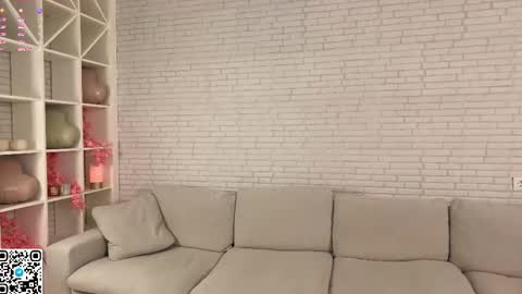Tessa online show from May 14, 2026, 2:29 am