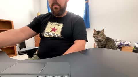 Hunter online show from October 4, 2025, 9:13 pm