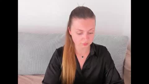 kitkatvel online show from May 25, 2026, 12:44 pm