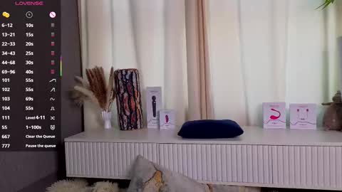 The sexy fox Kitsune online show from February 3, 2026, 6:22 am