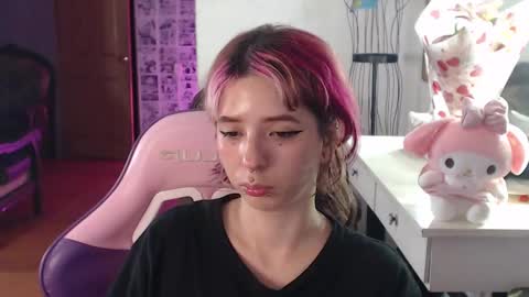 Snapshot of kitsunearineko chatting on February 21, 2025, 2:28 am Ari Keimiwrights online show from February 21, 2025, 2:28 am