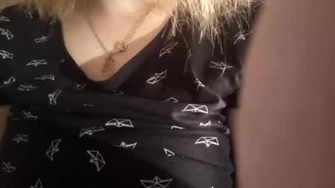 kitsuneniki online show from February 16, 2026, 5:53 pm