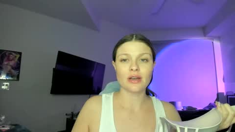 Snapshot of kitsuneserina77 chatting on January 11, 2025, 9:26 am Serina Chan online show from January 11, 2025, 9:26 am