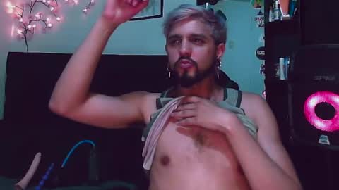 Snapshot of kitsuneshadow22 chatting on September 17, 2025, 10:44 pm Alejandro online show from September 17, 2025, 10:44 pm