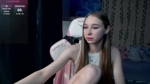 kitsuneyX online show from April 3, 2026, 1:25 am