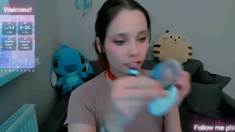 Snapshot of kitten_alisa chatting on May 24, 2026, 8:36 pm Alissa online show from May 24, 2026, 8:36 pm