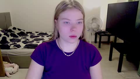 Jennyblonde and Emmabrunette online show from December 18, 2024, 11:56 am