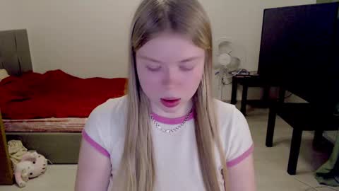 Jennyblonde and Emmabrunette online show from February 6, 2025, 7:40 pm