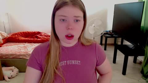 Jennyblonde and Emmabrunette online show from February 1, 2026, 11:20 am