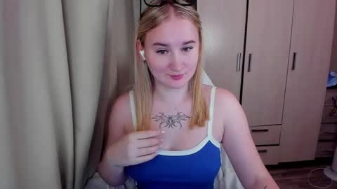 kitten_sun online show from March 21, 2026, 1:21 am