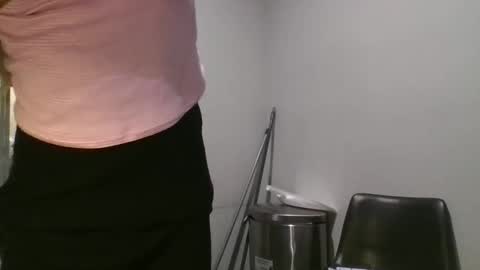 Snapshot of kittencrown chatting on March 23, 2026, 4:11 pm bambi online show from March 23, 2026, 4:11 pm