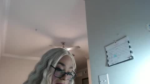 Snapshot of kittencrown chatting on March 27, 2026, 6:19 am bambi online show from March 27, 2026, 6:19 am