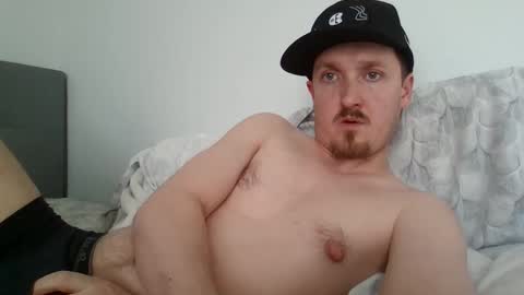 Snapshot of kittenfoxxx chatting on March 4, 2025, 9:00 pm kittenfoxxx online show from March 4, 2025, 9:00 pm